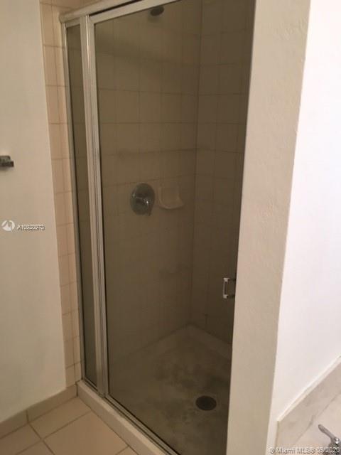 Building Photo - 6044 SW 19th Ct