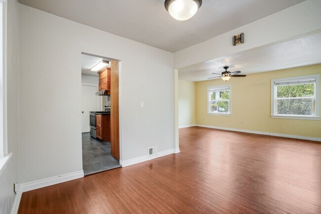 Building Photo - Newly Remodeled 2 Bed, 1 Bath Rental Home in SE Portland!