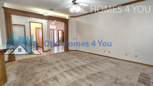 Building Photo - Beautiful 3 Bed + Office Home in Yukon off...
