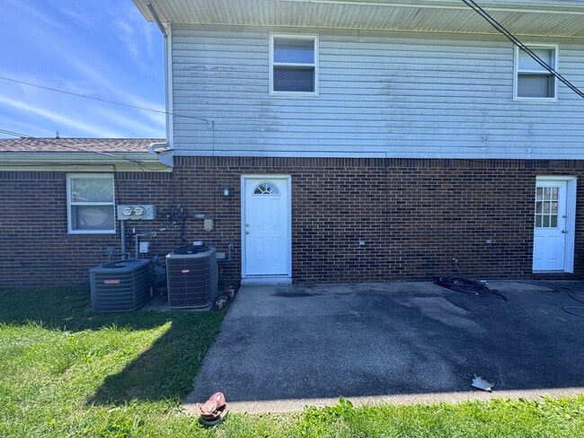 Building Photo - 107 Grogan Cir