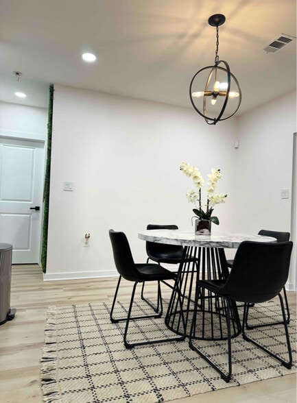 Primary Photo - 3707 Grant Pl NE