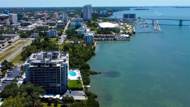 Building Photo - 500 N Osceola Ave