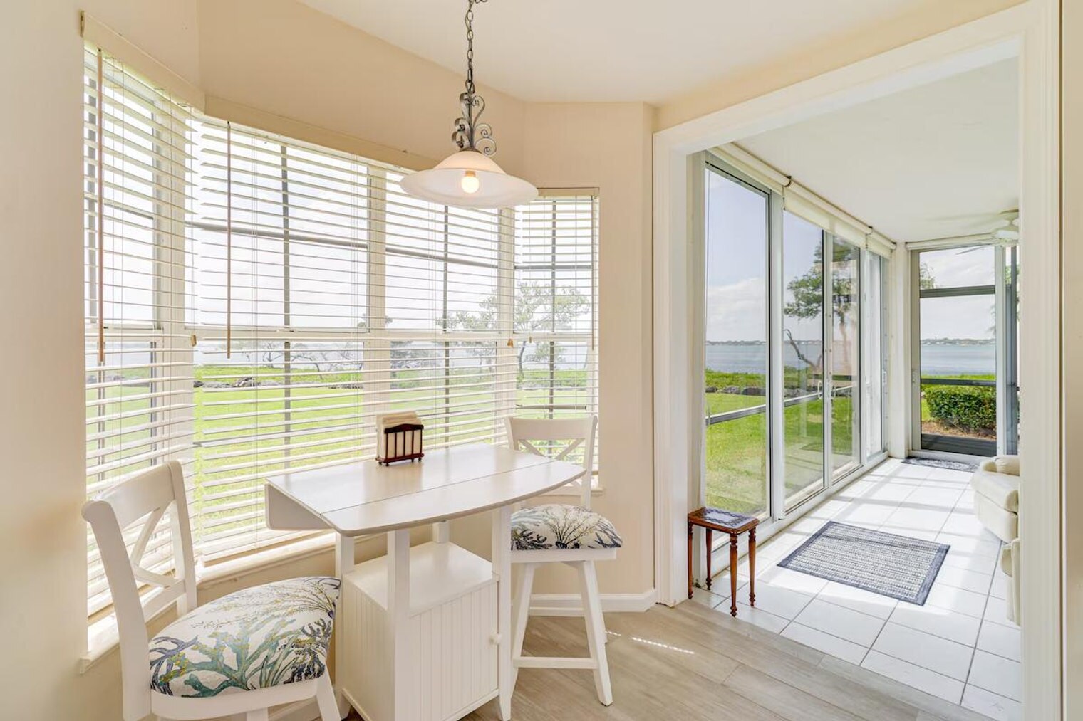 Building Photo - 5799 NE Island Cove Way