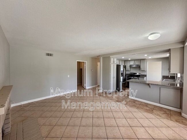 Building Photo - 24473 St Thomas Ave