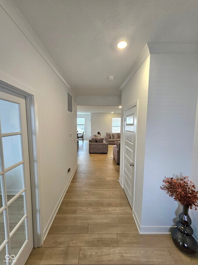 Building Photo - 15445 Hurst Rd