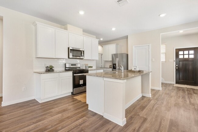 Building Photo - 5811 Blue Grama Dr