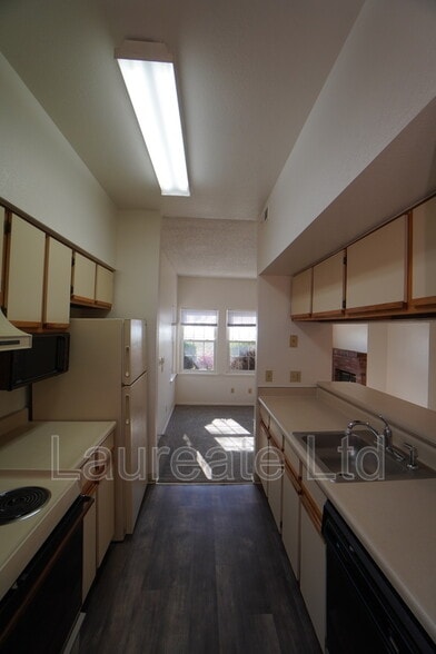 Building Photo - 4760 S Wadsworth Blvd