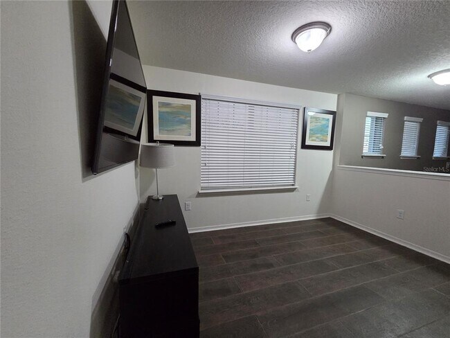 Building Photo - 11842 Silverlake Park Dr