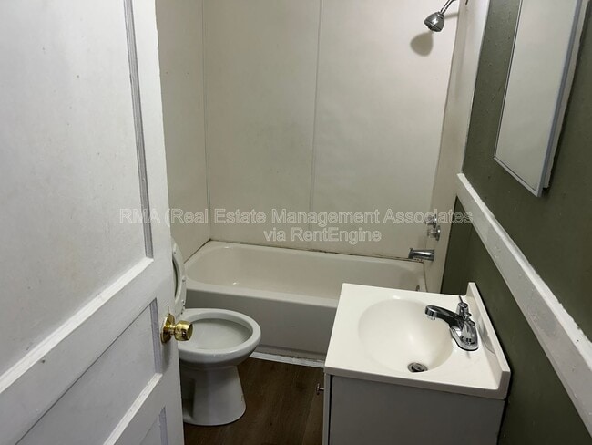 Building Photo - 1202 Pleasant Ave