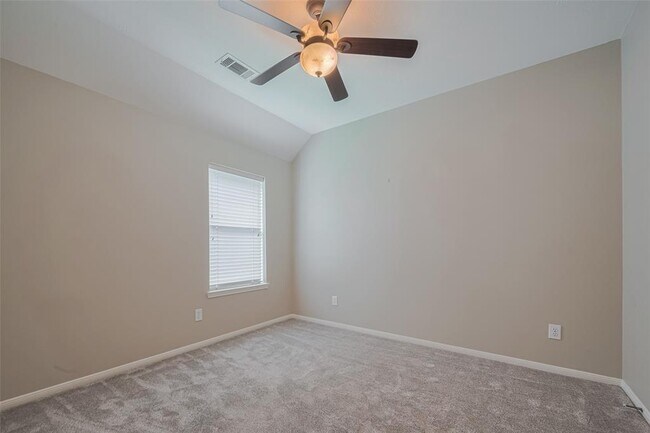 Building Photo - 9502 Willow Crossing Dr
