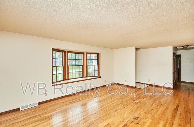 Building Photo - 2928 Vine St