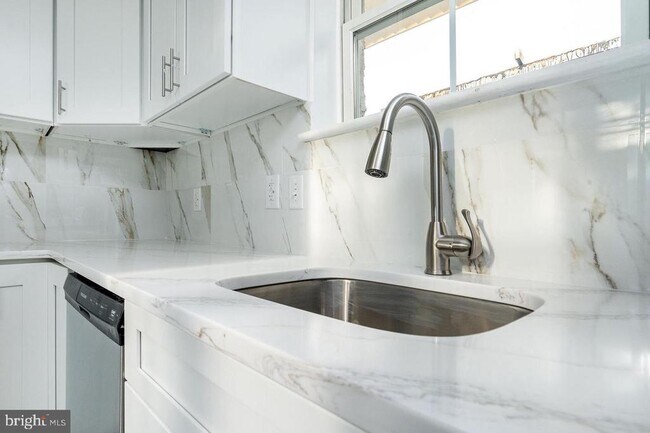 Building Photo - 3033 Coral St