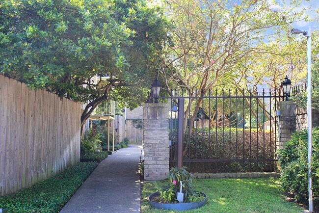 Building Photo - 1881 Bering Dr