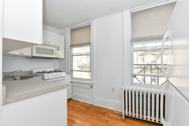 Building Photo - 409 Bloomfield St