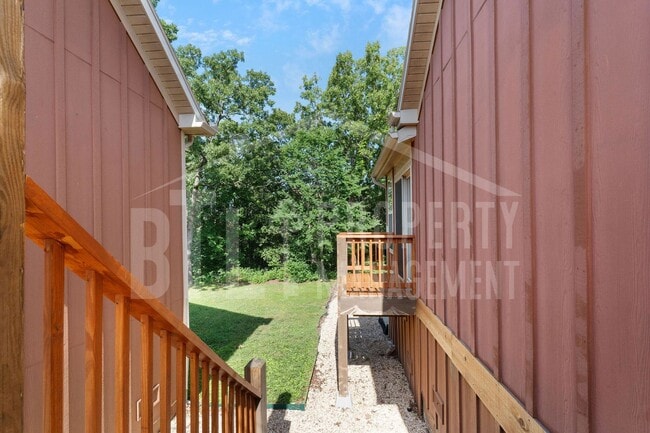 Building Photo - 3 Bedroom/2 Bath Duplex in Stonebridge Vil...
