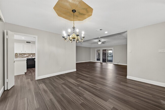 Building Photo - 7735 Teal Run Dr