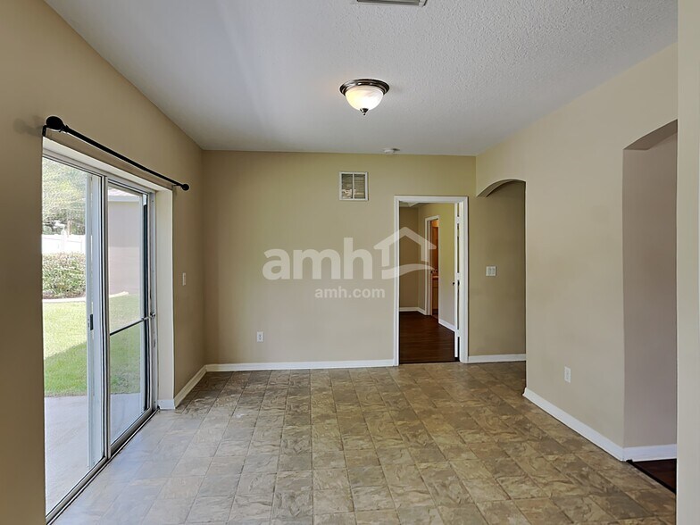 Building Photo - 11002 Newbridge Dr