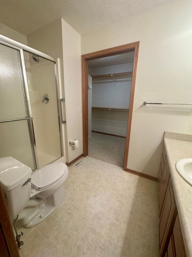 Building Photo - 55+ Community - 2 bed, 2 bath Townhouse in...