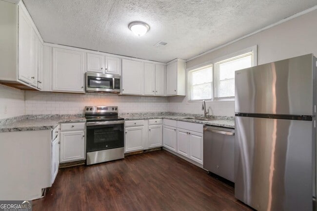 Building Photo - 6414 Shadow Rock Dr