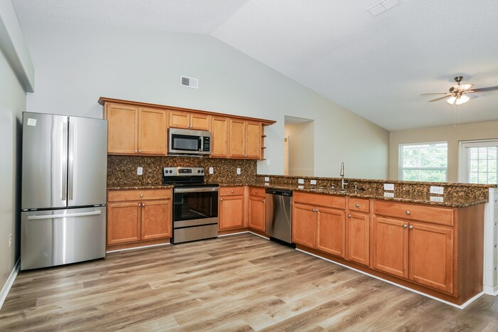 Building Photo - 927 Westline Ave