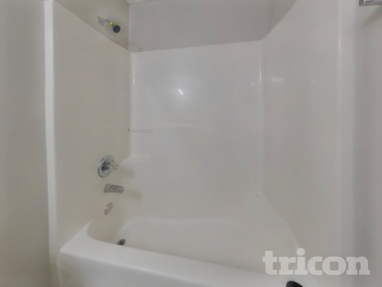 Building Photo - 1099 Sugarcreek Way