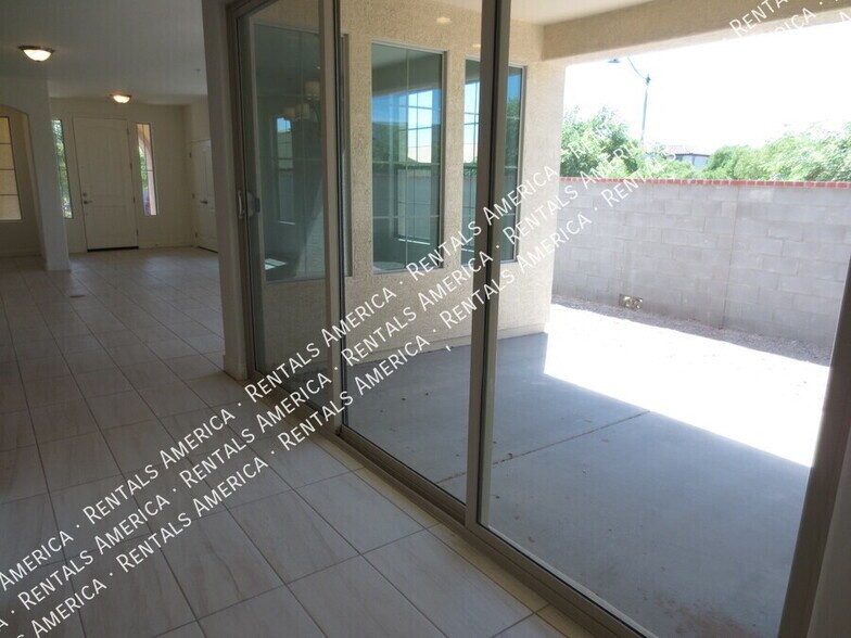 Building Photo - 20756 W Legend Trail