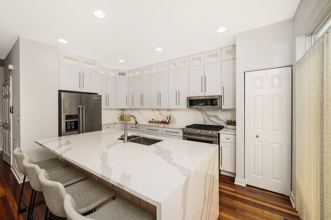 Building Photo - 2930 Glacier Way