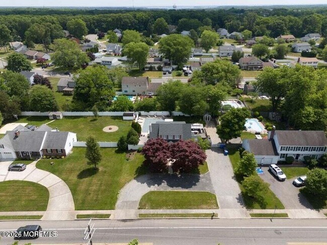 Building Photo - 1597 N Bay Ave