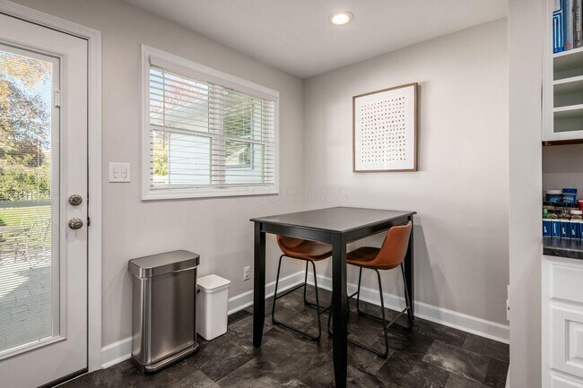 Building Photo - 190 E Dominion Blvd