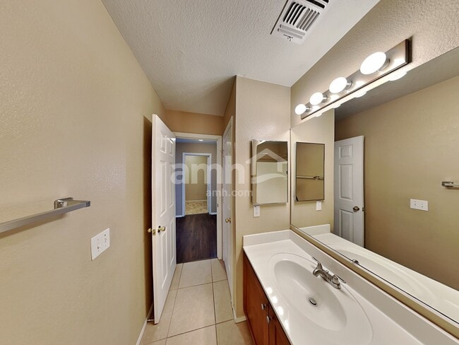 Building Photo - 2683 S Sailors Way