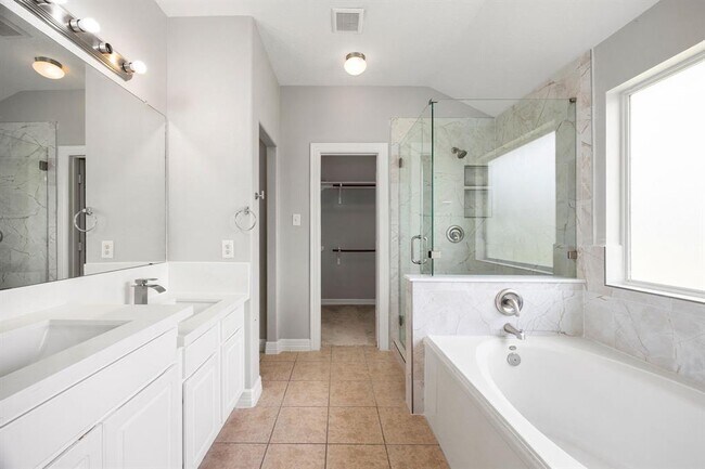 Building Photo - 11010 Starling Creek Dr