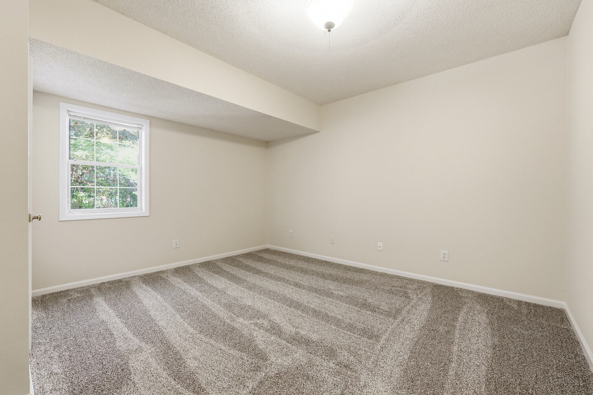 Building Photo - 3007 Clove Tree Ln