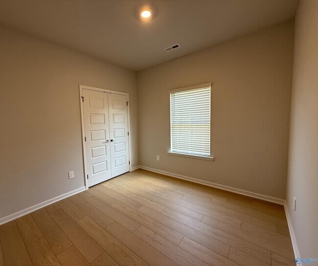 Building Photo - 212 Cobbdale Park Dr