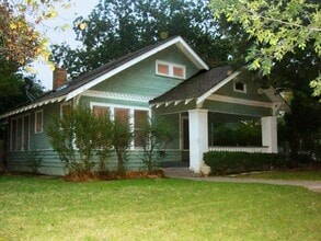 Building Photo - 218 N Windomere Ave