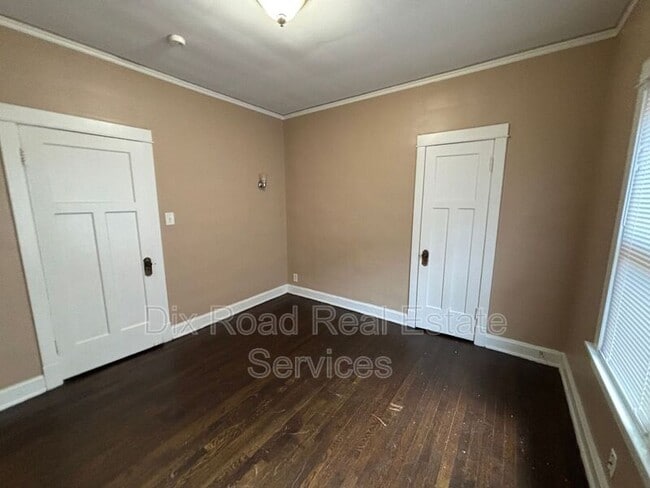 Building Photo - 22 Pinehurst Ave
