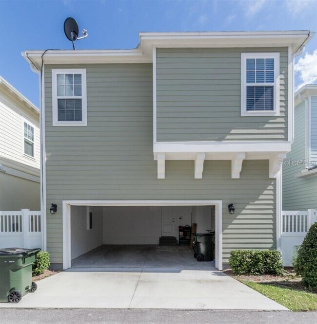 Building Photo - 1596 Castile St