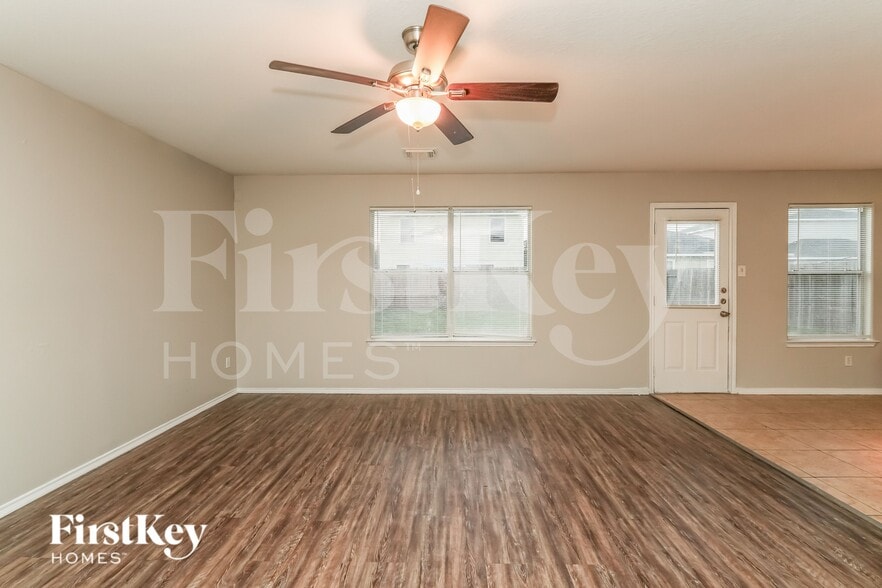 Building Photo - 2026 Cold River Dr