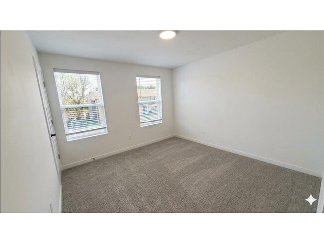 Building Photo - 6285 Larkspur Ln