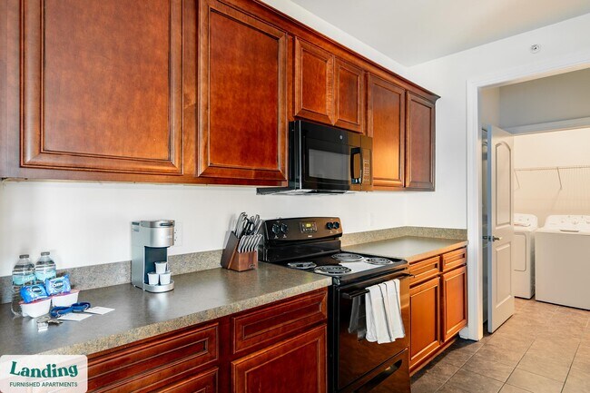 Building Photo - 2118 Silvercrest Dr