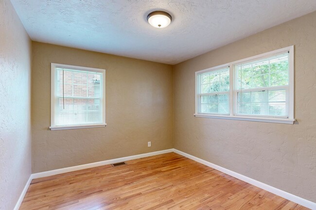 Building Photo - **APPROVED APPLICANTS**  Eastside Ground L...