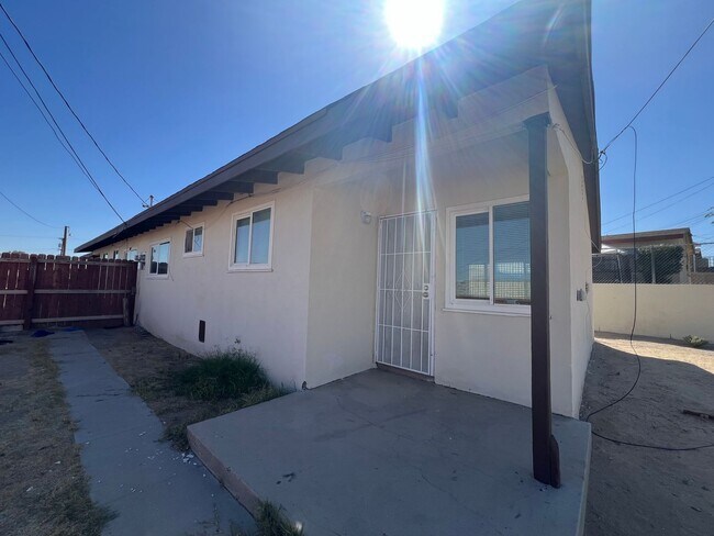Building Photo - P056