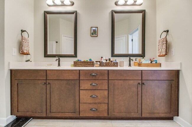 Building Photo - Beautiful 3BR / 2BA Home – Built 2019 – Fort Walton Beach