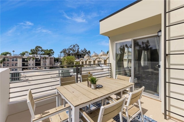 Building Photo - 11851 Laurelwood Dr