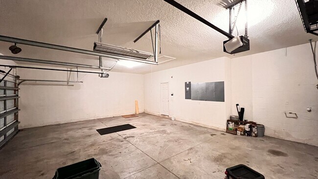 Building Photo - 180 Tuscany Bend St