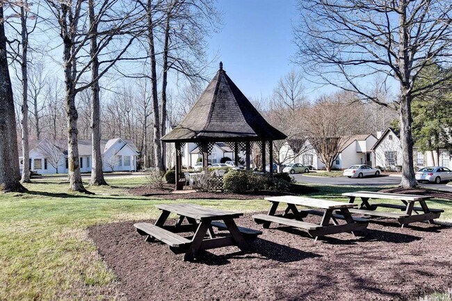 Building Photo - 8321 Barons Ct
