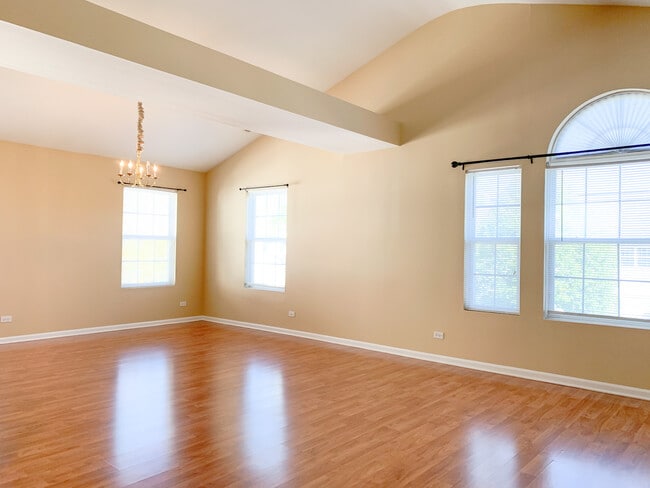 Building Photo - 2905 Stonewater Dr