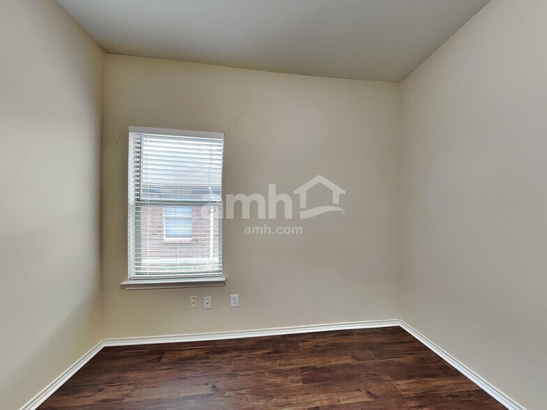 Building Photo - 12724 Ocean Spray Dr