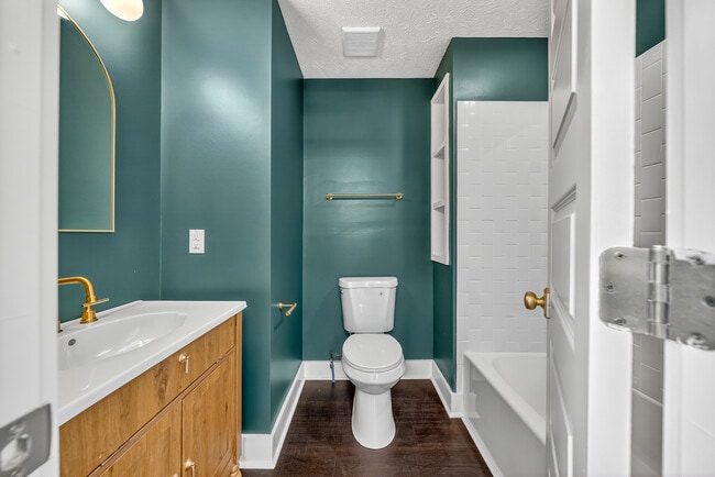 Building Photo - 2807 Beacon Ave