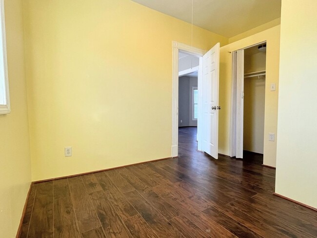 Building Photo - 116 Hawley St