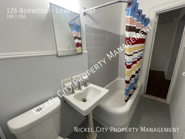 Building Photo - 126 Norwood Ave